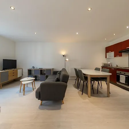 The Station - Gare Arena Apartament
