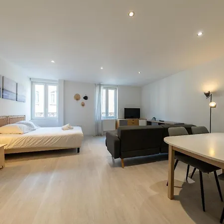 The Station - Gare Arena Apartament